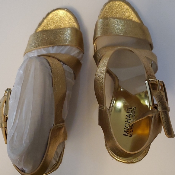 Michael Kors Women's Giovanna Leather Wedge Sandal - Picture 9 of 10